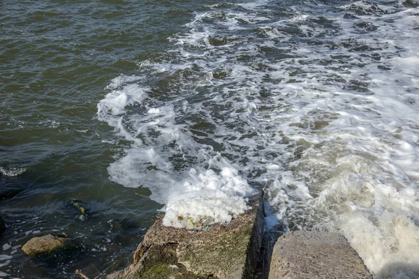 Utsläpp Smutsiga Industriella Avloppsvatten Havet Förgiftning Rekreationsområde Sjukdomsspridning Förstörelse Flora — Stockfoto