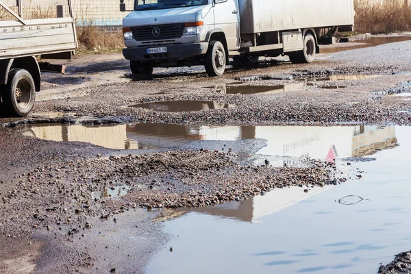 Odessa Ukraina Marca 2019 Uszkodzone Drogi Asfaltowej Jezdni Spowodowane Zamrażania — Zdjęcie stockowe