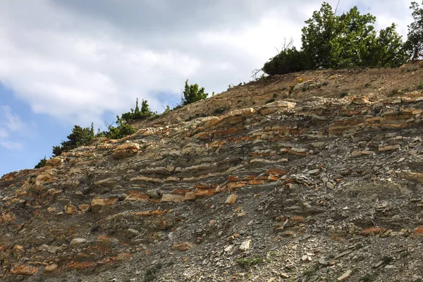 Schieferbergzementgruben Die Textur Der Steinmauer Große Steinrisse Die Trennung Des — Stockfoto