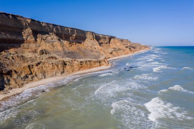 Dağ heyelan çevreye tehlikeli bir alanda. Zemin, büyük kir tabakalarının kökenli büyük boşlukta. Ölümcül tehlike, heyelan Dağı. Toprak erozyonu çığ. Dik sahil, çatlamak