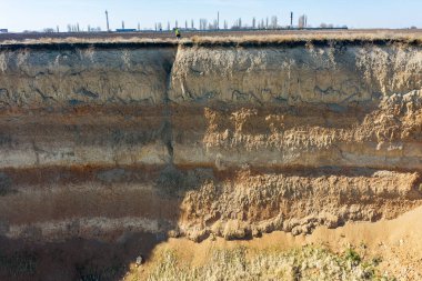Dağ heyelan çevreye tehlikeli bir alanda. Zemin, büyük kir tabakalarının kökenli büyük boşlukta. Ölümcül tehlike, heyelan Dağı. Toprak erozyonu çığ. Dik sahil, çatlamak