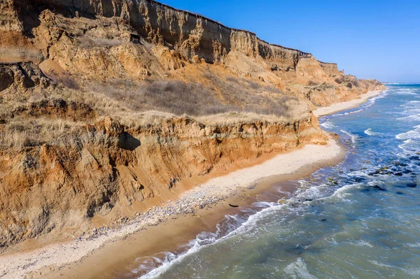 Dağ heyelan çevreye tehlikeli bir alanda. Zemin, büyük kir tabakalarının kökenli büyük boşlukta. Ölümcül tehlike, heyelan Dağı. Toprak erozyonu çığ. Dik sahil, çatlamak