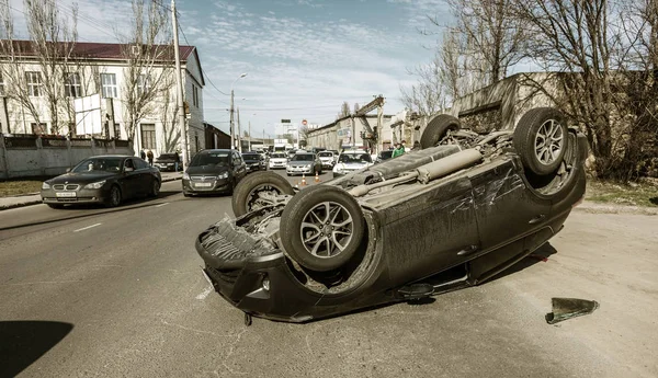 Одеса Березня 2019 Після Автомобільної Аварії Розбитий Автомобіль Перекинувся Лягла — стокове фото
