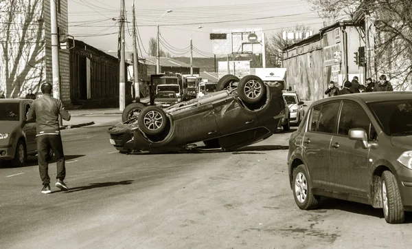 Odessa Ucrania Marzo 2019 Después Accidente Automovilístico Automóvil Roto Volcó — Foto de Stock