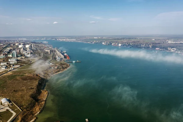 Widok Lotu Ptaka Panoramiczne Seaport Magazynowo Kontenerowiec Statek Żurawiem Pracę — Zdjęcie stockowe