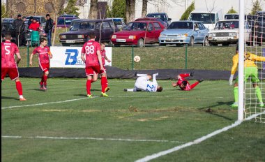 Odessa, Ukrayna-Mart 27, 2019: FC Balkanların First League maçı (Odessa)-FC Miner. Ukrayna 'nın ilk futbol ligi bölgesel ekipler oyunun gergin anları