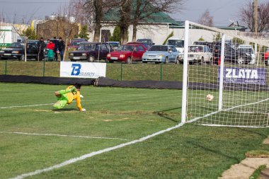 Odessa, Ukrayna-Mart 27, 2019: FC Balkanların First League maçı (Odessa)-FC Miner. Ukrayna 'nın ilk futbol ligi bölgesel ekipler oyunun gergin anları