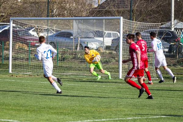 Odessa, Ukrayna-Mart 27, 2019: FC Balkanların First League maçı (Odessa)-FC Miner. Ukrayna 'nın ilk futbol ligi bölgesel ekipler oyunun gergin anları