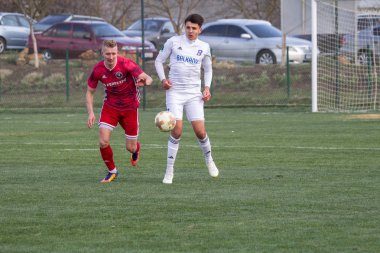 Odessa, Ukrayna-Mart 27, 2019: FC Balkanların First League maçı (Odessa)-FC Miner. Ukrayna 'nın ilk futbol ligi bölgesel ekipler oyunun gergin anları
