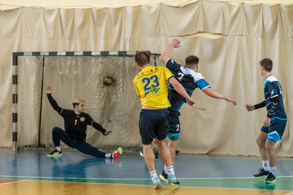 ODESSA, UCRÂNIA - 3 de abril de 2019: Torneio regional de handebol masculino — Fotografia de Stock