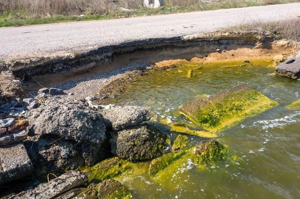 Μετά Από Ένα Σεισμό Και Την Ισχυρή Θύελλα Χειμώνα Και — Φωτογραφία Αρχείου