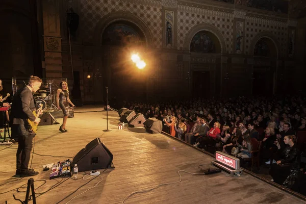 Odessa Ucrania Abril 2019 Multitud Espectadores Concierto Rock Alosha Durante — Foto de Stock