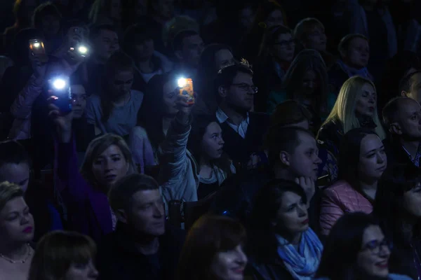 Odessa Ucrania Abril 2019 Multitud Espectadores Concierto Rock Alosha Durante — Foto de Stock