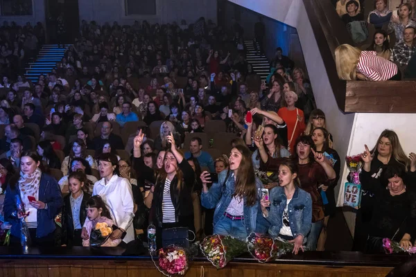 Odessa Ucrania Abril 2019 Multitud Espectadores Concierto Rock Alekseev Durante —  Fotos de Stock