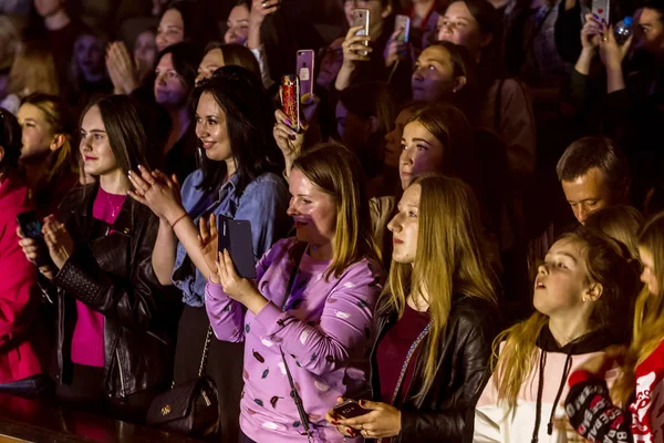 Odessa Ukraine April 2019 Menschenmenge Beim Rockkonzert Alekseev Während Einer — Stockfoto