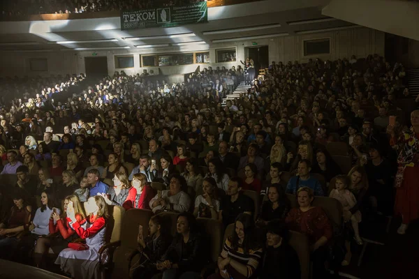 Odessa Ucrania Abril 2019 Multitud Espectadores Concierto Rock Alekseev Durante —  Fotos de Stock