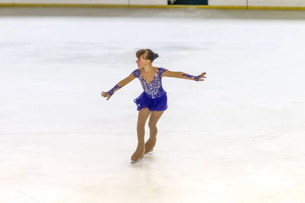 Odessa Ukraine Abr 2019 Crianças Pequenas Patinando Arena Gelo Estádio — Fotografia de Stock