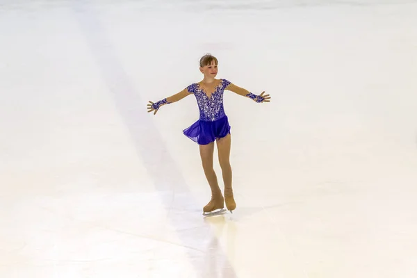 Odessa Ukraine Abr 2019 Crianças Pequenas Patinando Arena Gelo Estádio — Fotografia de Stock