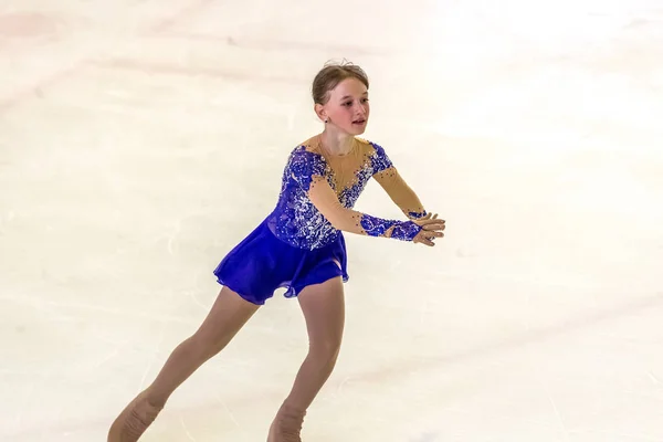 Odessa Ucrania Abr 2019 Niños Pequeños Patinando Arena Hielo Del —  Fotos de Stock