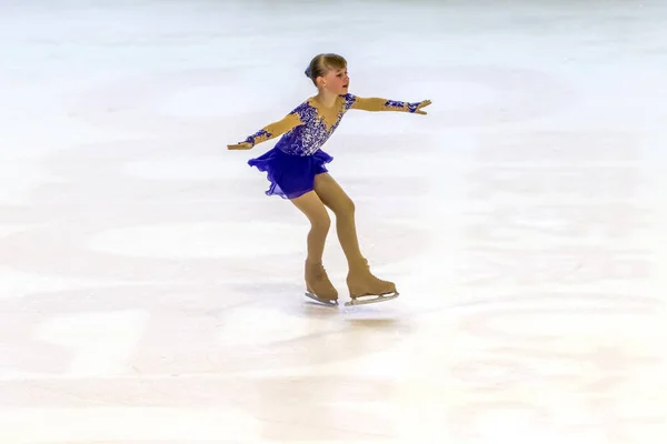 Odessa Ukraine Avril 2019 Jeunes Enfants Patinent Sur Patinoire Stade — Photo