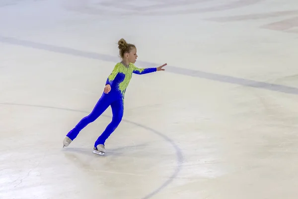 Odessa Ucrania Abr 2019 Niños Pequeños Patinando Arena Hielo Del —  Fotos de Stock