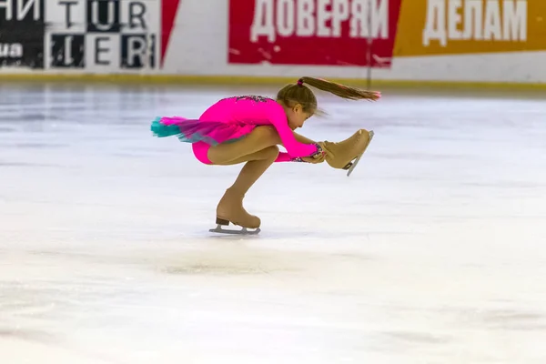 Odessa Ukraine Abr 2019 Crianças Pequenas Patinando Arena Gelo Estádio — Fotografia de Stock