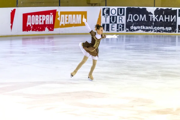 Odessa Ukraine Abr 2019 Crianças Pequenas Patinando Arena Gelo Estádio — Fotografia de Stock