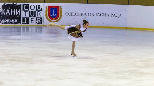 Odessa Ukraine Abr 2019 Crianças Pequenas Patinando Arena Gelo Estádio — Fotografia de Stock