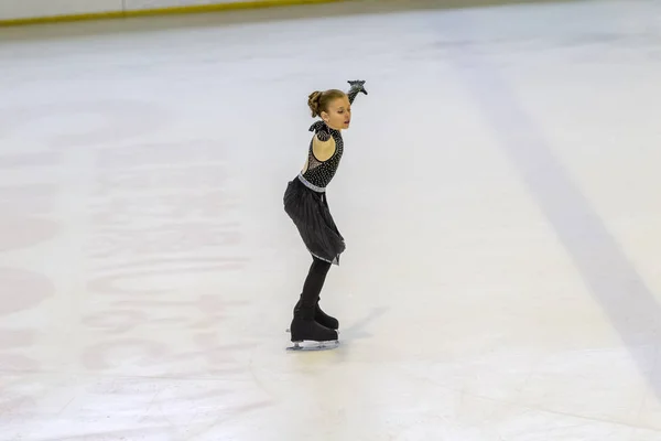 Odessa Ukraine Avril 2019 Jeunes Enfants Patinent Sur Patinoire Stade — Photo