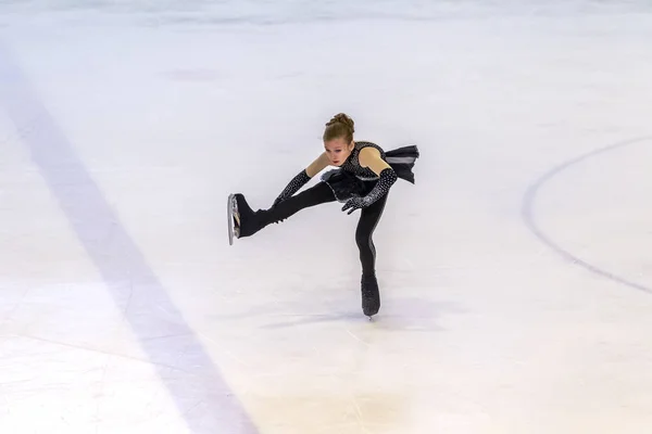 Odessa Ucrania Abr 2019 Niños Pequeños Patinando Arena Hielo Del —  Fotos de Stock