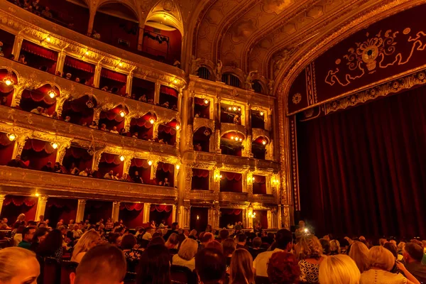 Odessa Ukrajna Circa 2019 Szelektív Fókusz Nézők Színházban Során Egy — Stock Fotó