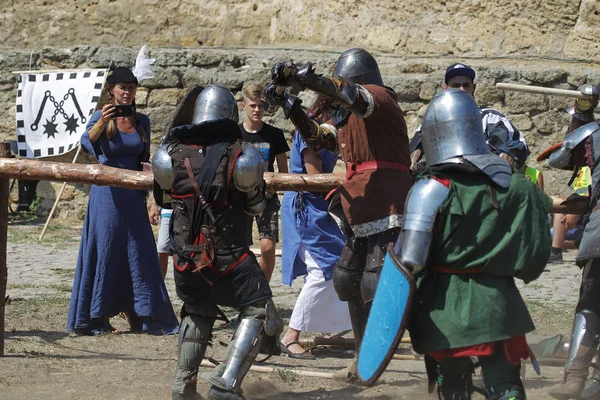 Odessa Ucrania Julio 2019 Batalla Los Caballeros Con Armas Medievales —  Fotos de Stock