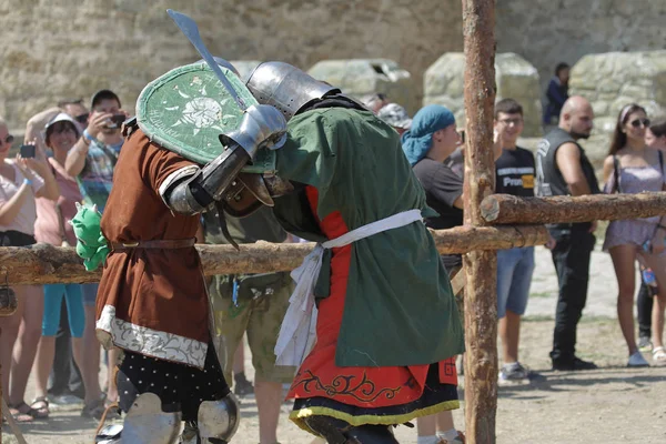 Odessa Ucrania Julio 2019 Batalla Los Caballeros Con Armas Medievales —  Fotos de Stock