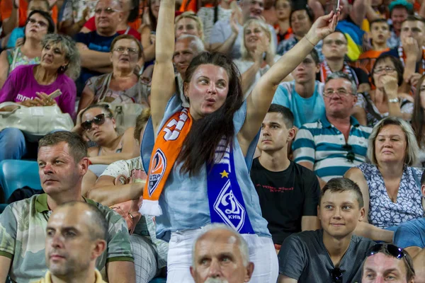 Odessa Ukraina Juli 2019 Åskådare Stadion Skaror Fans Montrar Fotbollsstadion — Stockfoto