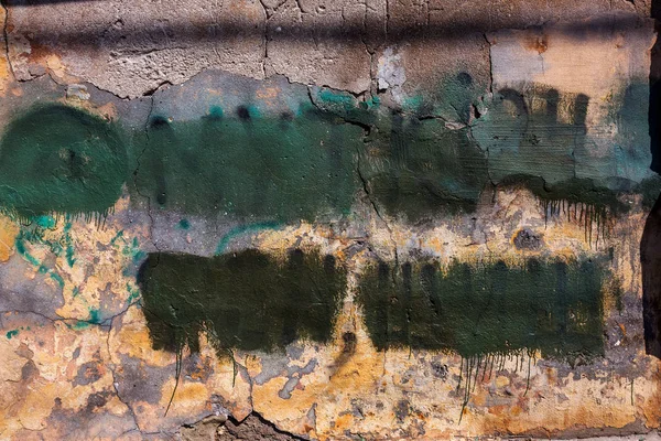 Старая Грязная Потрескавшаяся Стена Абстрактным Текстурным Фоном Распылителя Затененные Граффити — стоковое фото