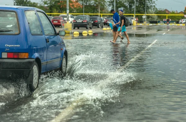 Odessa Ucrania Agosto 2019 Conducir Automóvil Una Carretera Inundada Durante — Foto de Stock