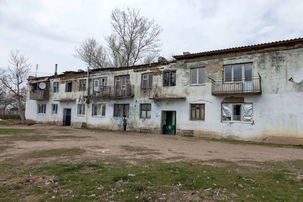 Σπίτια Στην Φτωχή Γειτονιά Όπου Ζουν Φτωχοί Καταστροφή Παλιών Σπιτιών — Φωτογραφία Αρχείου