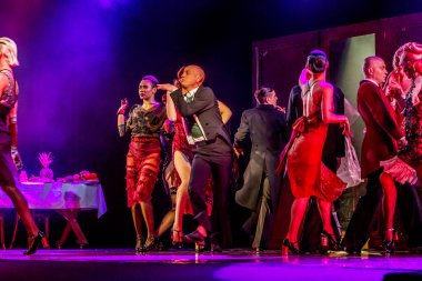 Odessa, Ukrayna -Temmuz13,2019: Canlı erotik performans 