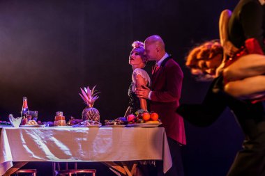 Odessa, Ukrayna -Temmuz13,2019: Canlı erotik performans 