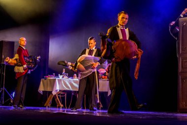 Odessa, Ukrayna -Temmuz13,2019: Canlı erotik performans 