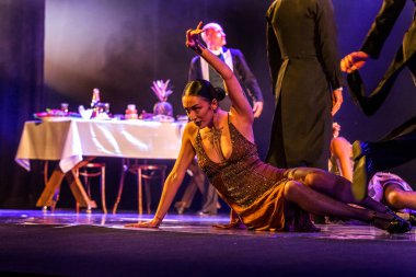 Odessa, Ukrayna -Temmuz13,2019: Canlı erotik performans 