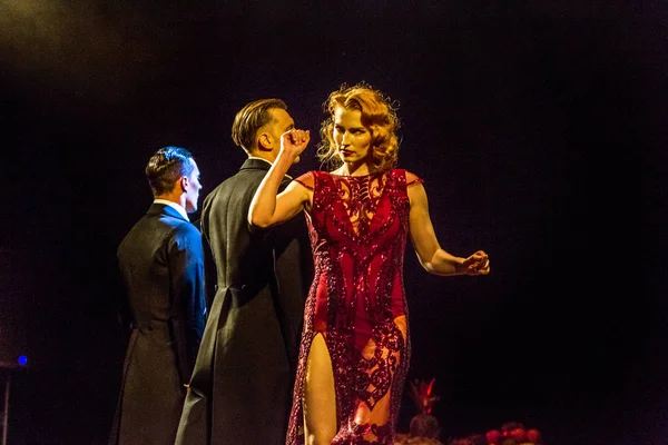 Odessa, Ukrayna -Temmuz13,2019: Canlı erotik performans 