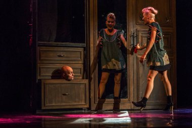 Odessa, Ukrayna -Temmuz13,2019: Canlı erotik performans 