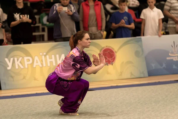 Odessa Ucrania Octubre 2019 Atleta Wushu Durante Competición Wushu Entre —  Fotos de Stock