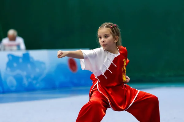 Οδησσός Ουκρανία Οκτωβρίου 2019 Αθλητής Wushu Κατά Διάρκεια Του Διαγωνισμού — Φωτογραφία Αρχείου