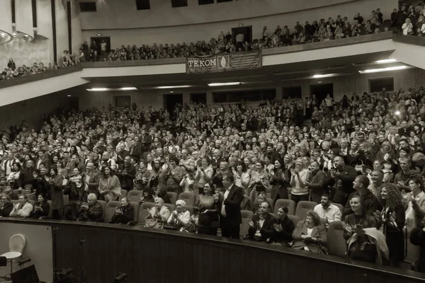 Odessa Ukraine Octobre 2019 Spectateurs Théâtre Spectateurs Debout Ovation Artistes — Photo