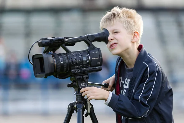 Odessa Ucrania Circa 2019 Niño Pequeño Adolescente Dispara Vídeo Una — Foto de Stock