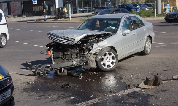 Odessa Ucrania Octubre 2019 Accidente Coche Colisión Frontal Una Grúa —  Fotos de Stock