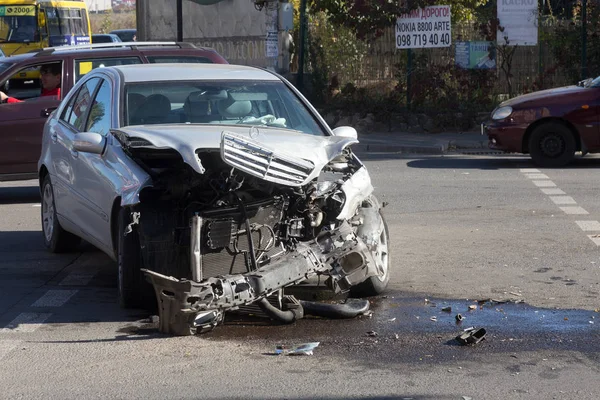 Odessa Oekraïne Oktober 2019 Auto Ongeluk Frontale Botsing Een Sleepwagen — Stockfoto