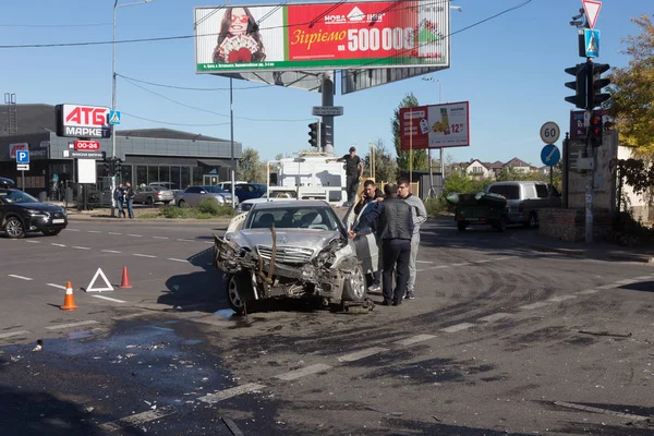 Odessa Ucrania Octubre 2019 Accidente Coche Colisión Frontal Una Grúa — Foto de Stock